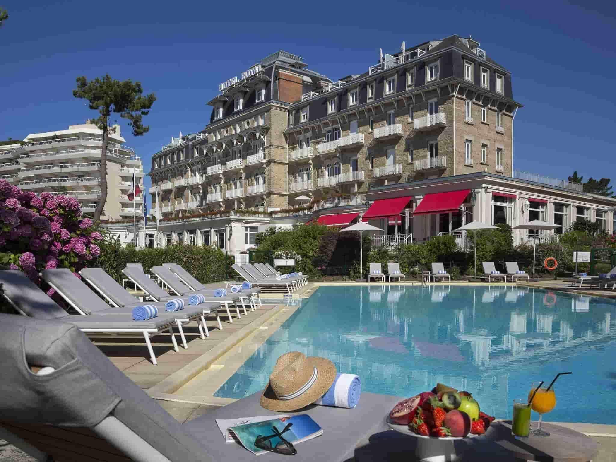 Hotel Barriere Le Royal La Baule Экстерьер фото