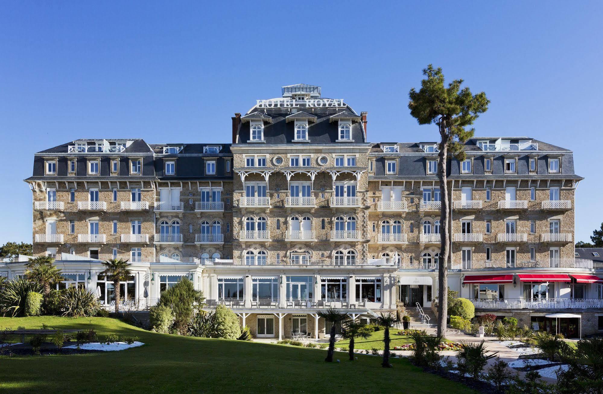 Hotel Barriere Le Royal La Baule Экстерьер фото